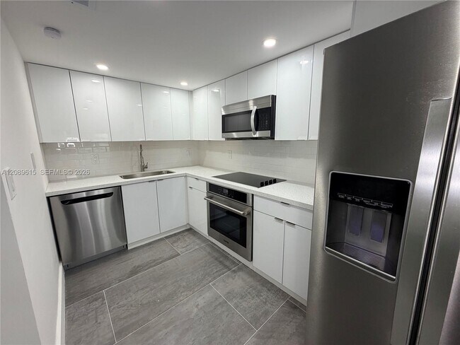 Building Photo - 230 NW 87th Ave