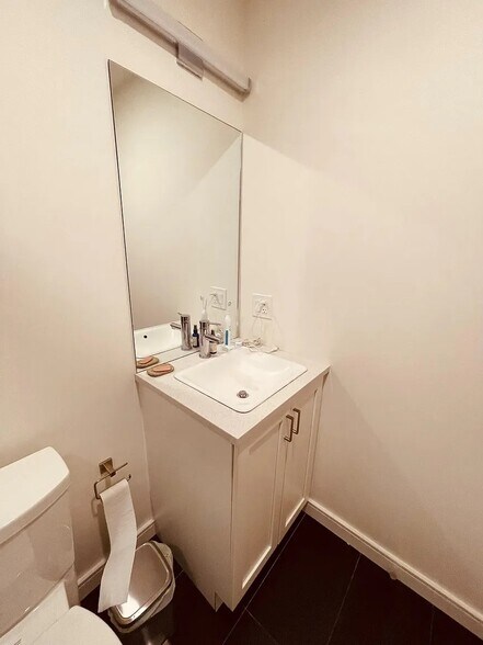 Bathroom (shared w/ 1 woman) - 80 Fort Ave