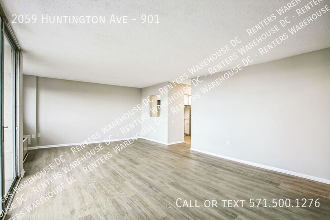 Building Photo - Stunning 9th-Floor Studio w/ Panoramic Cit...