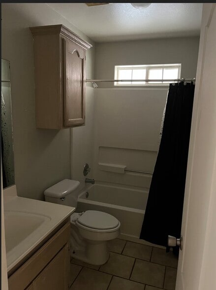 Building Photo - 1804 Agua Fina Ave