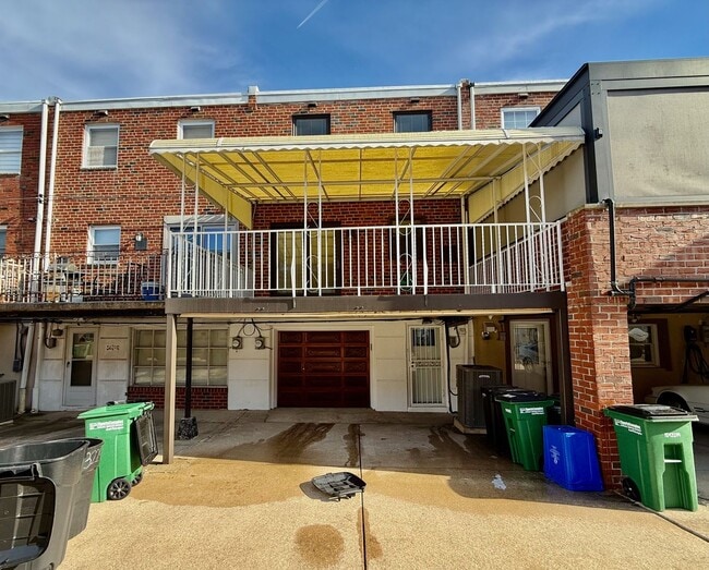 Building Photo - RARELY Offered completely RENOVATED PACKER PARK 3 Bedroom/2.5 Bath HOME w/ Central AC-HARDWOOD Fl...