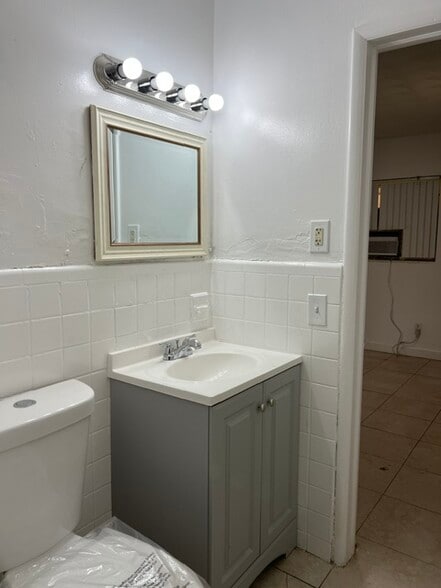 Building Photo - 2201 N 57th Ave