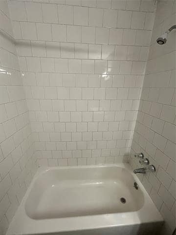 Building Photo - 3009 Clover Dr