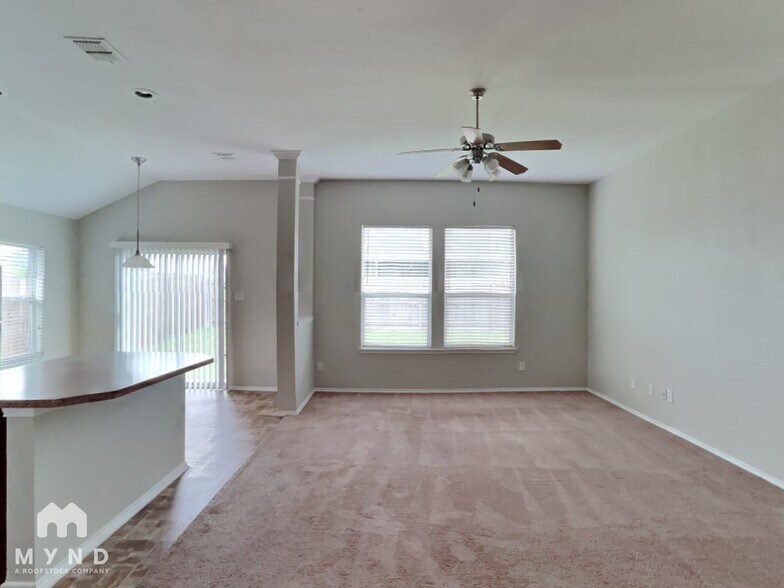 Building Photo - 1019 Cottontail Dr