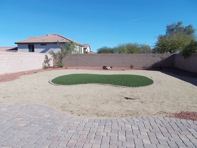 Building Photo - Spacious 3-Bedroom Cul-de-Sac Home in Prime Location