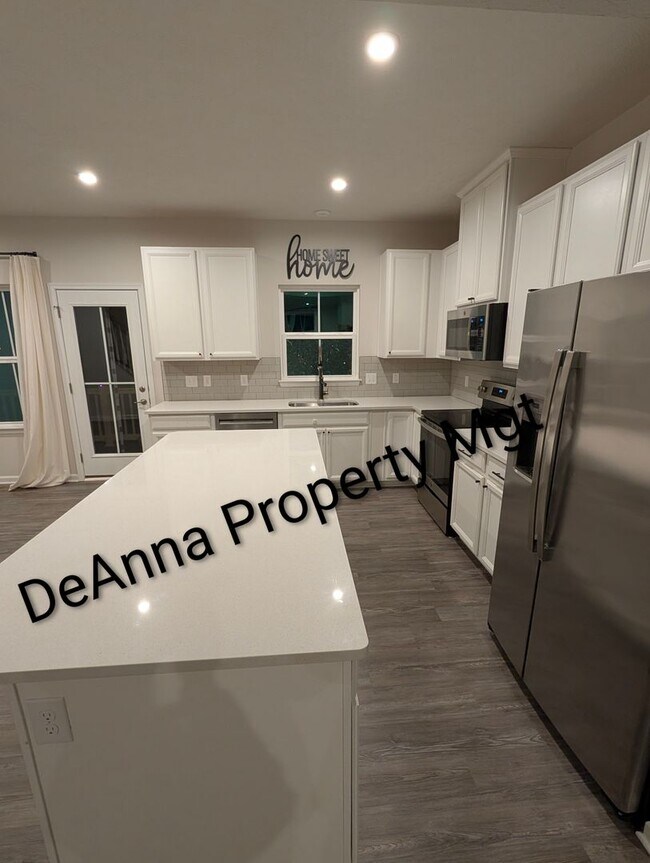 Building Photo - Luxury -3 bedroom Townhome. Avon, Oh.