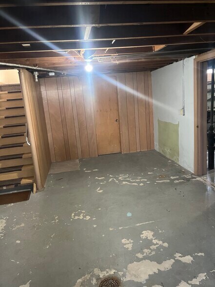Building Photo - 1619 Nagle Ave