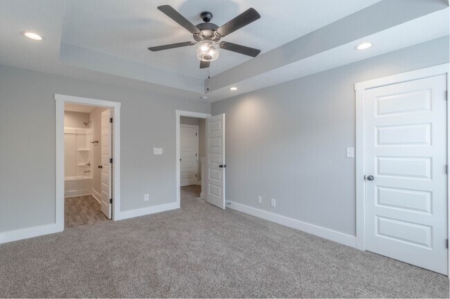 Building Photo - 827 Charlotte St