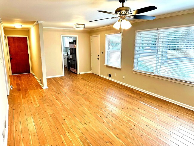Building Photo - Charming 3BR House in Atlanta