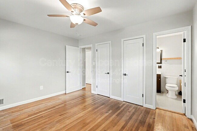 Building Photo - 3107 Valley Ln