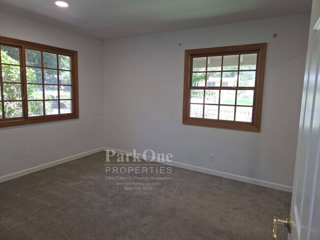 Building Photo - Single Level Alamo Rental near Roundhill G...