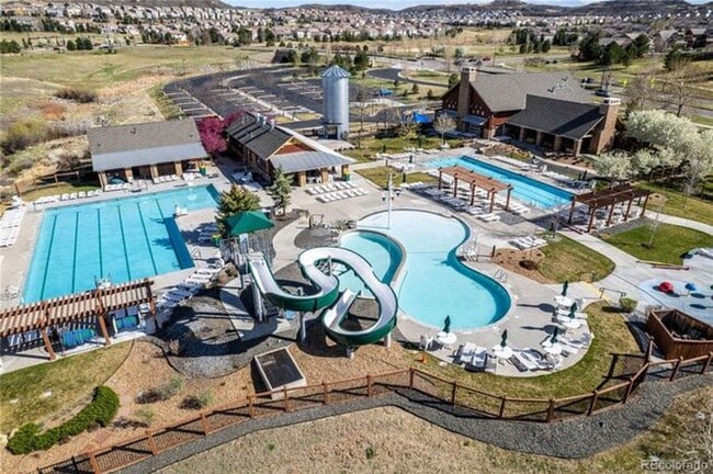 Building Photo - 4 Bedroom 2.5 Baths in the Meadows Castle ...