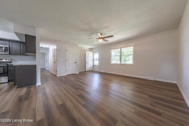 Building Photo - 309 E 6th St