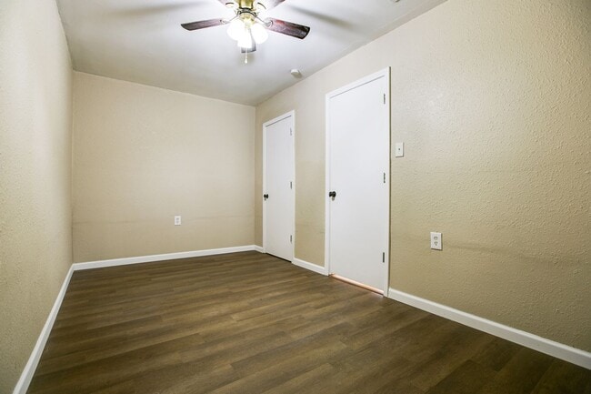 Building Photo - 4 Bedroom Home in Paulann!