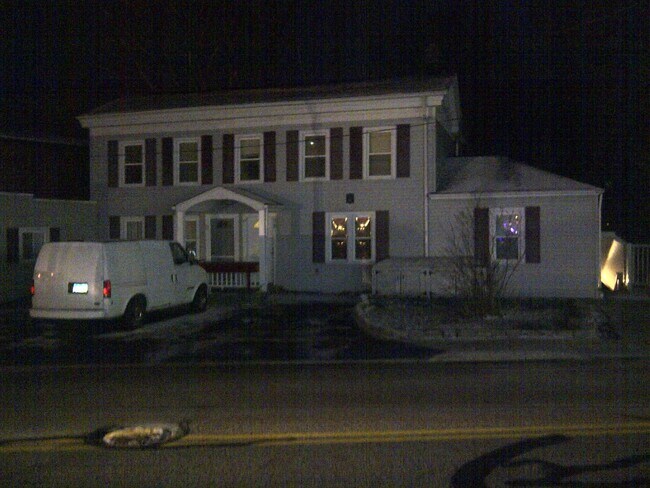 Building Photo - 19 N Rocky River Dr