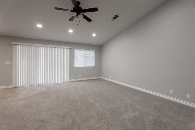 Building Photo - 10024 Sail Landing Ct