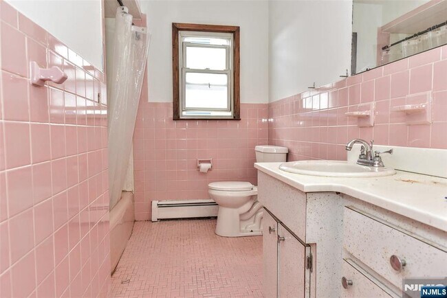 Building Photo - 348 Westminster Pl