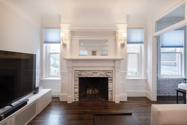 Building Photo - 293-295-295 Commonwealth Ave