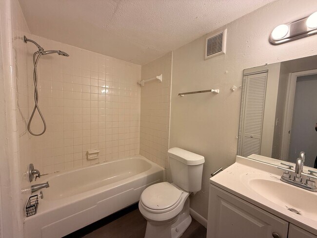 Building Photo - 2/2 Condo In Altamonte Springs