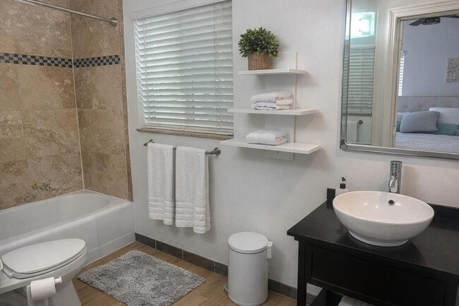 Building Photo - 248 Cortez Rd