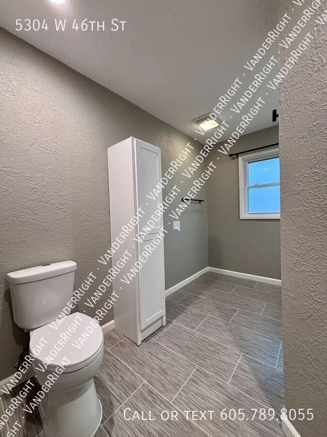 Building Photo - 5304 W 46th St