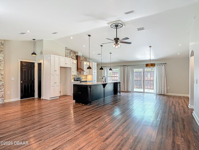 Building Photo - 14 Zollinger Pl