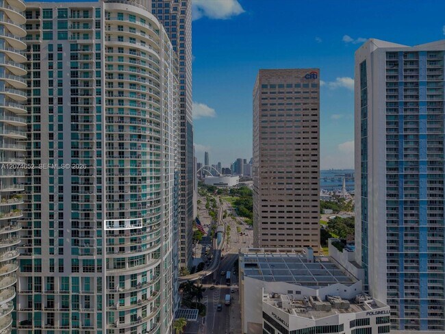 Building Photo - 300 S Biscayne Blvd