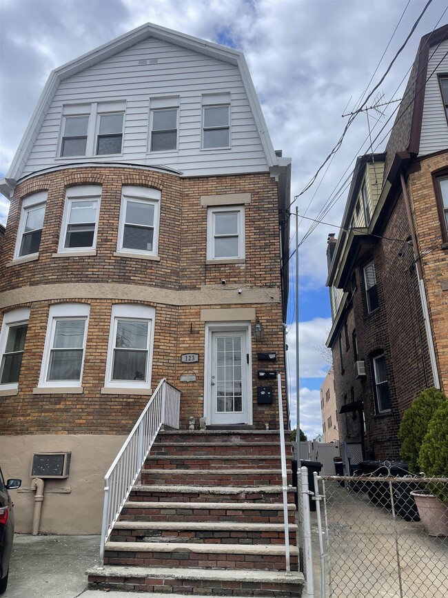 Primary Photo - 123 Avenue C