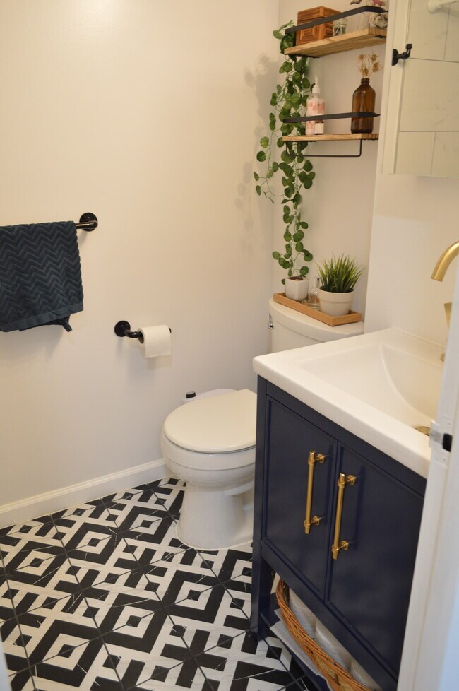 Building Photo - 5340 Holmes Run Pkwy