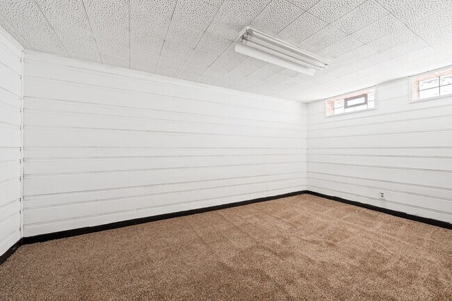 Building Photo - 26950 Mallard Ave