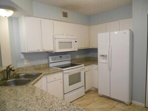Building Photo - 300 Scotia Dr