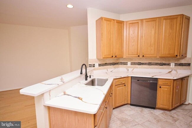 Building Photo - 43259 Sunderleigh Square