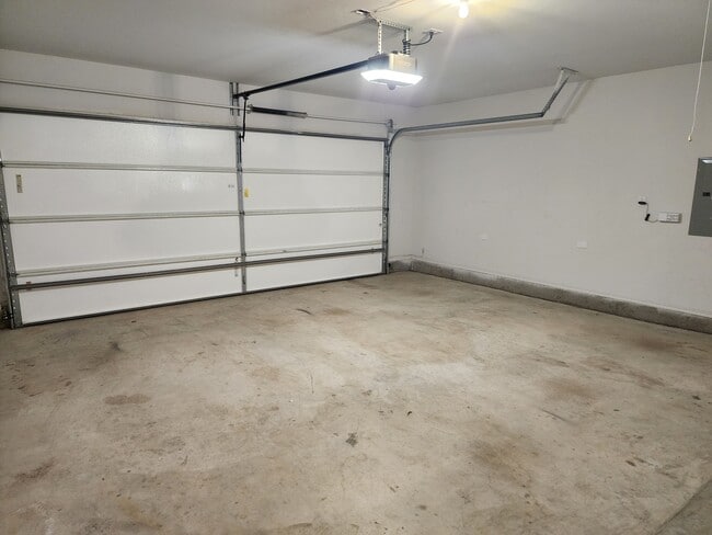 Building Photo - 4617 Emerald Knoll Rd