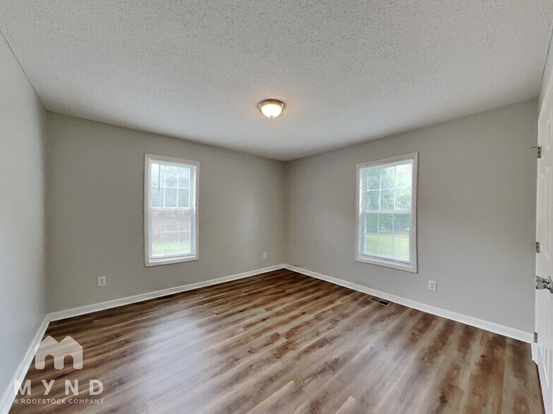 Building Photo - 104 Carrington Dr