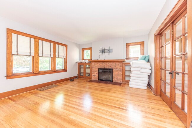 Building Photo - 1111 Olivia Ave