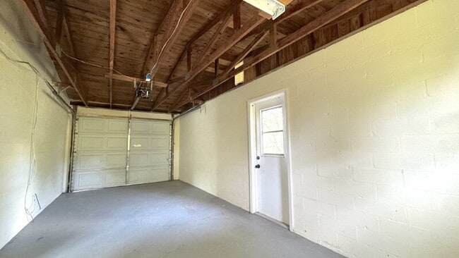 Building Photo - 1037 Berkshire Rd