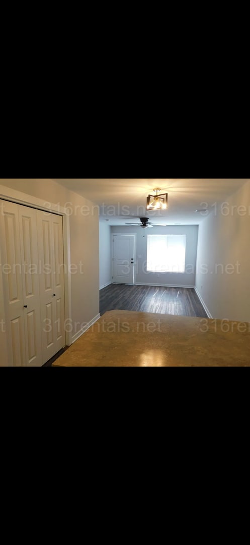 Building Photo - 317 S Taylor St