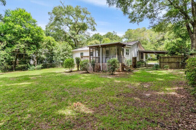 Building Photo - 315 Azalea Cir W