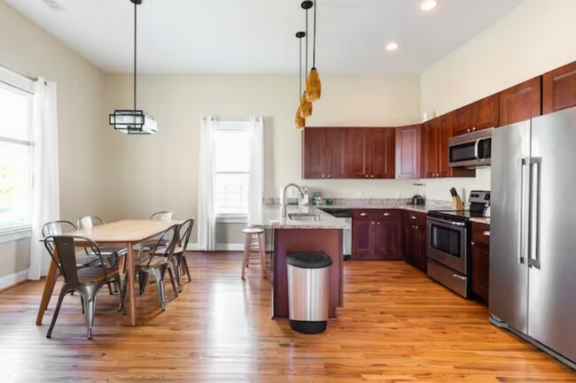 Building Photo - 684 Grady Pl SW