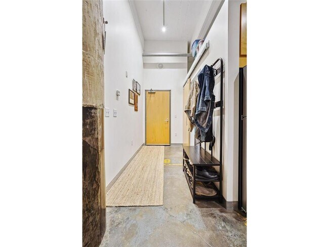 Building Photo - 700 N Washington Ave