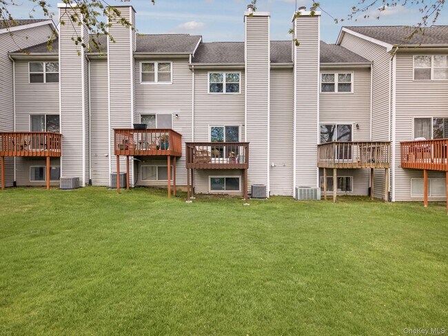 Building Photo - 113 Leeward Ln