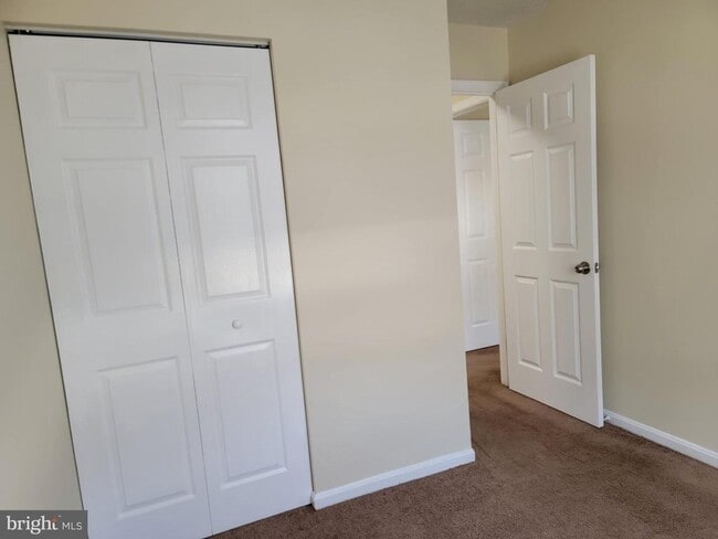 Building Photo - 4197 Drake Ct