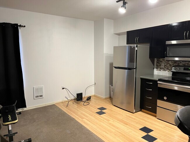 Building Photo - 118 107th Ave NE