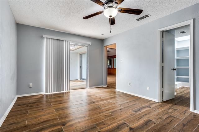 Building Photo - 1414 Woodcreek Dr
