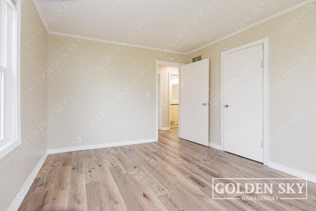 Building Photo - 3126 S Pershing Dr