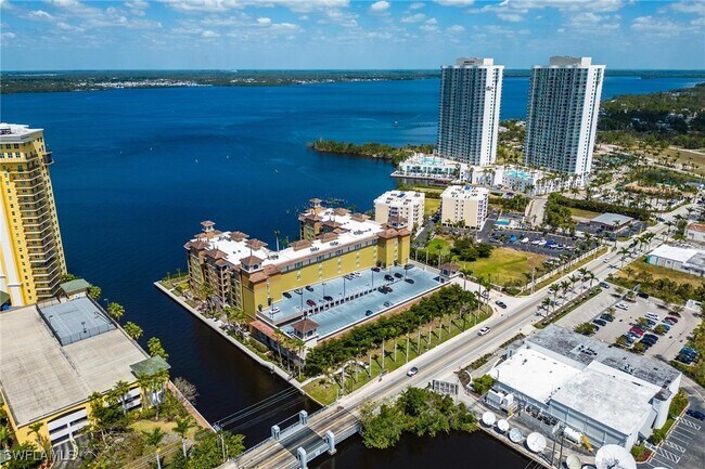Building Photo - 2825 Palm Beach Blvd