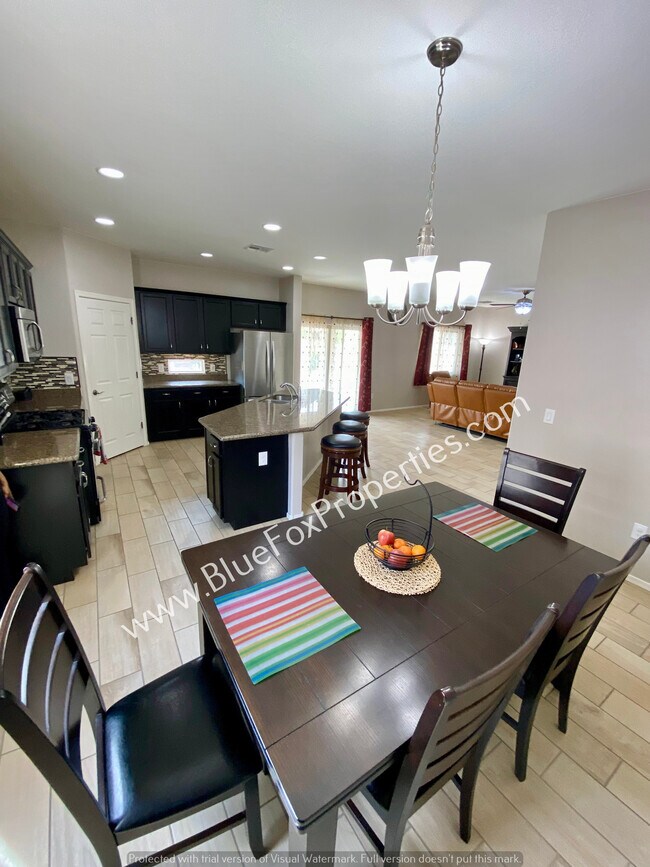 Building Photo - 9009 W Rolling Springs Dr