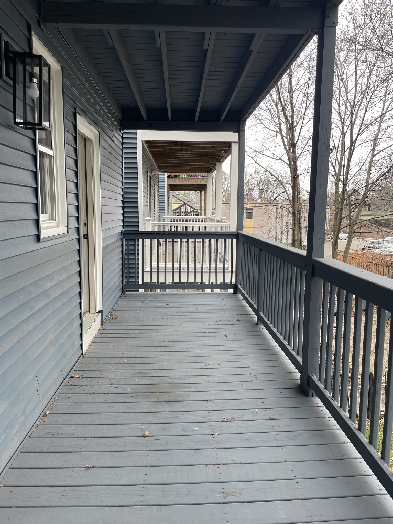 Building Photo - 5 Carson St