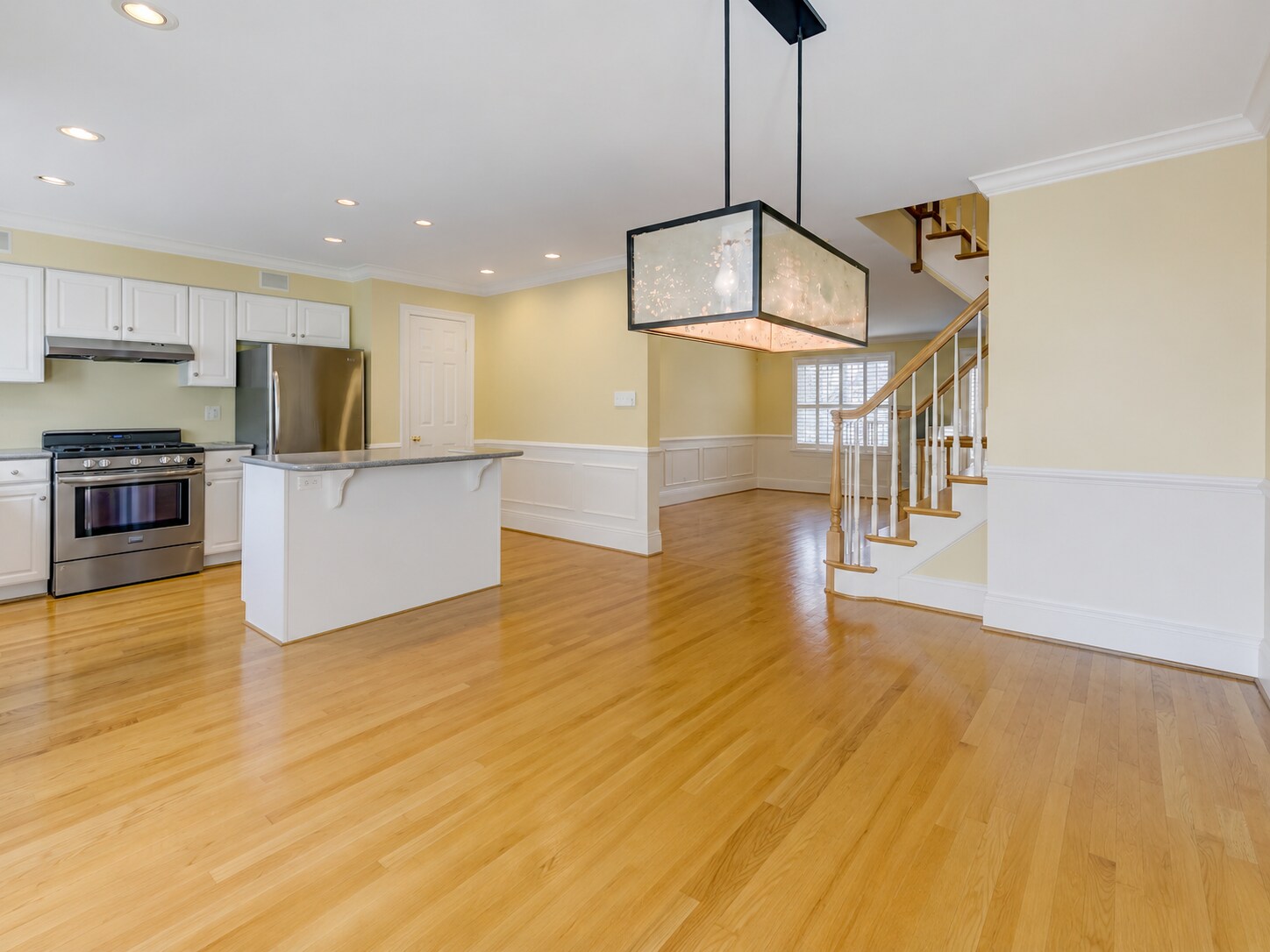 Building Photo - 715 Leister Dr