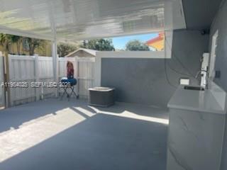 Building Photo - 1680 NE 5th St